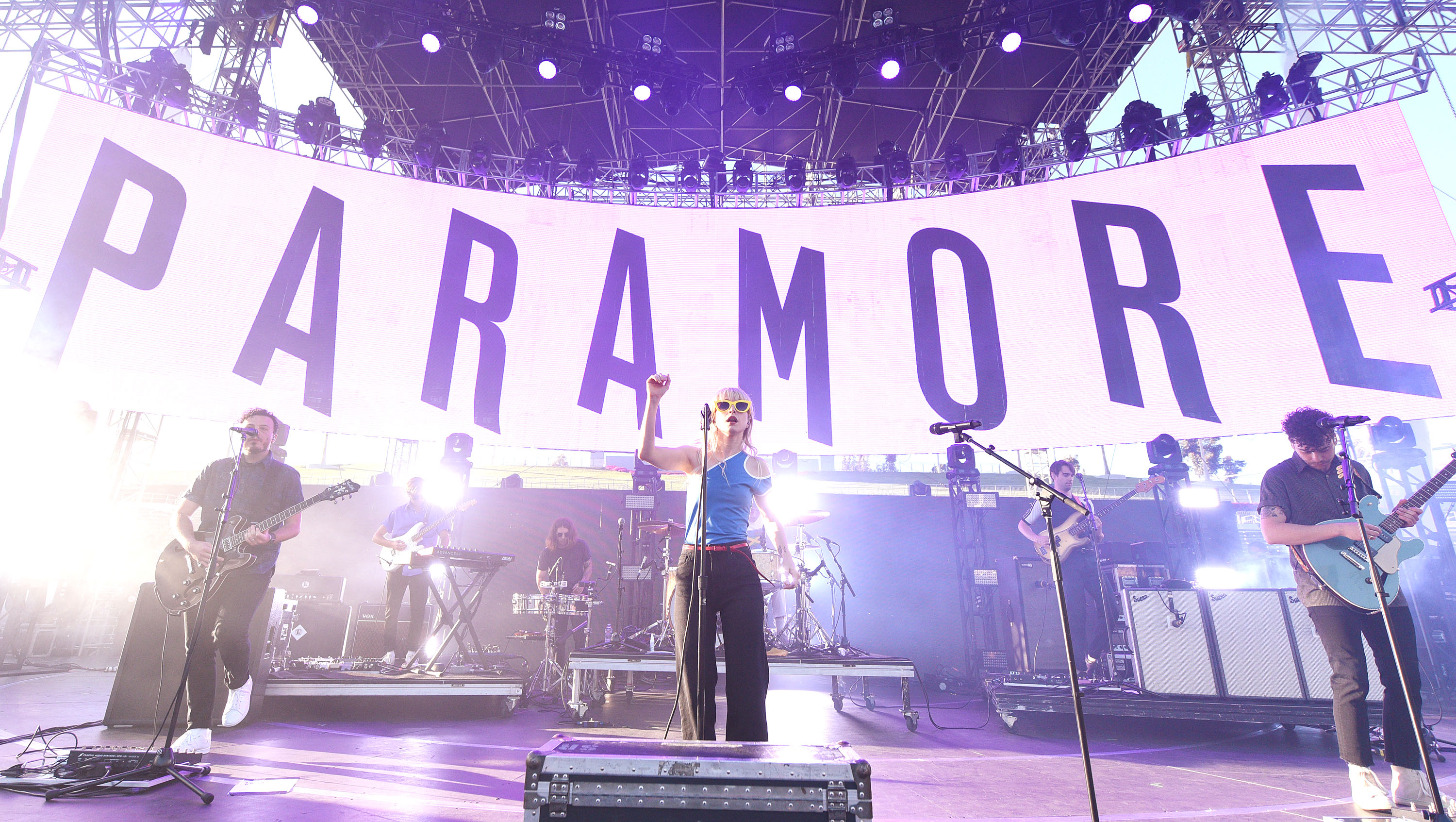 Они заметили, что у Paramore есть пробел в расписании.