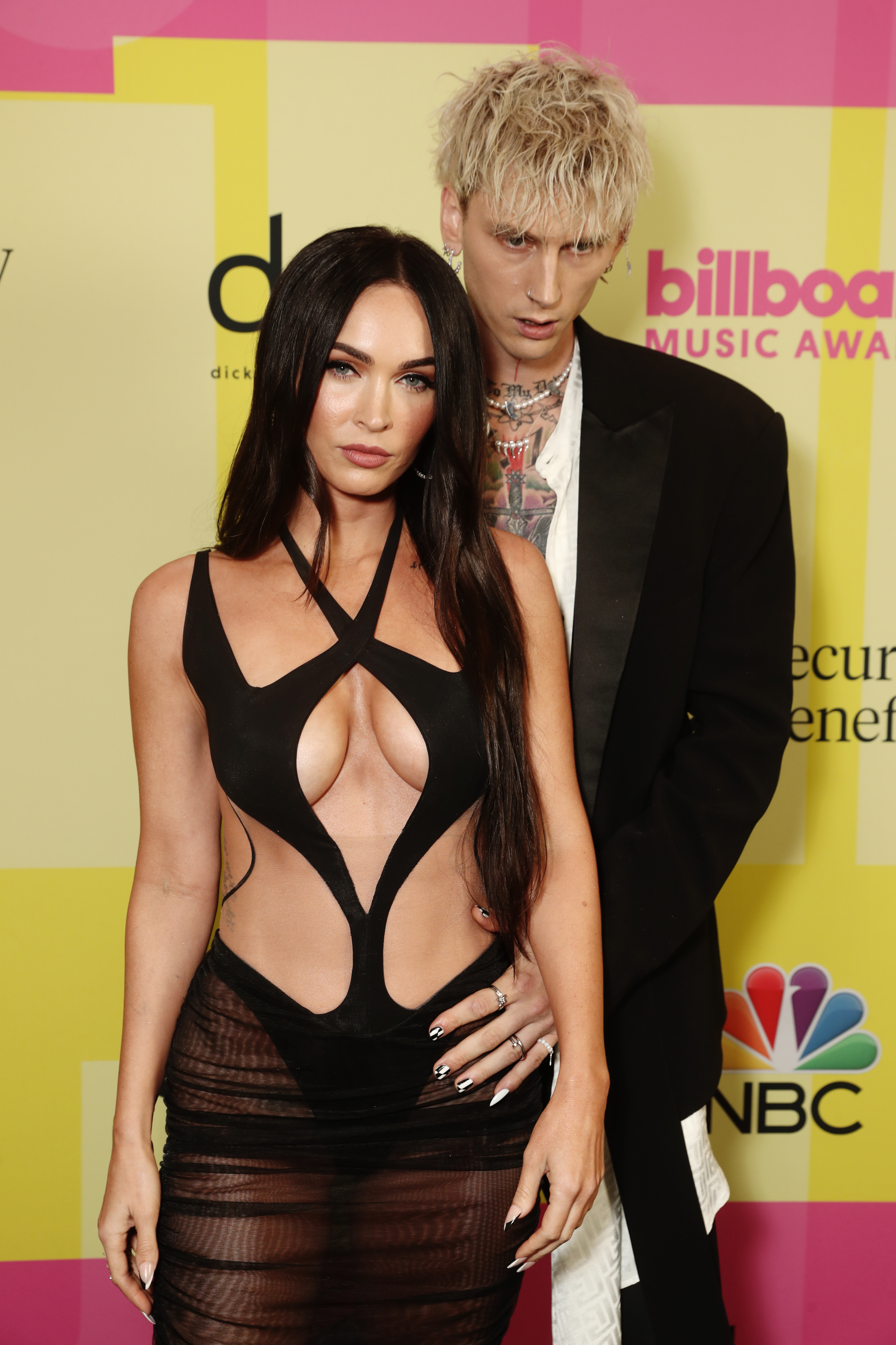 Меган Фокс и Machine Gun Kelly на церемонии вручения премии Billboard Awards 2021