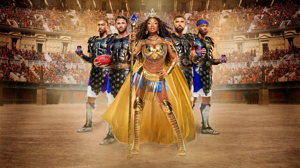 Megan Thee Stallion Gladiator играет сексуальную гладиаторшу в рекламе Pepsi