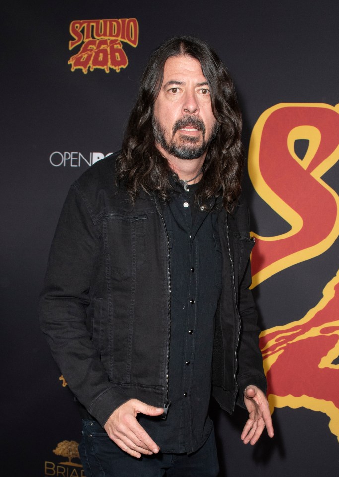 У Дэйва Грола из Foo Fighters был «15-летний роман с порно-богиней» на фоне скандала с внебрачными детьми